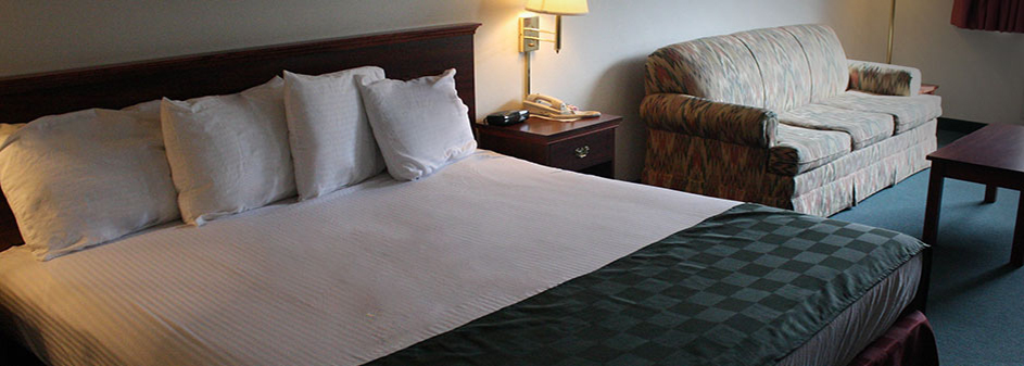 Queen bed room